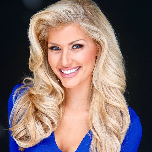 Meet Christine Electra - Picture 5 of 8